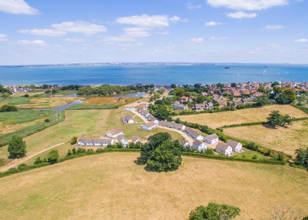 Salterns Village Seaview Buitenkant foto